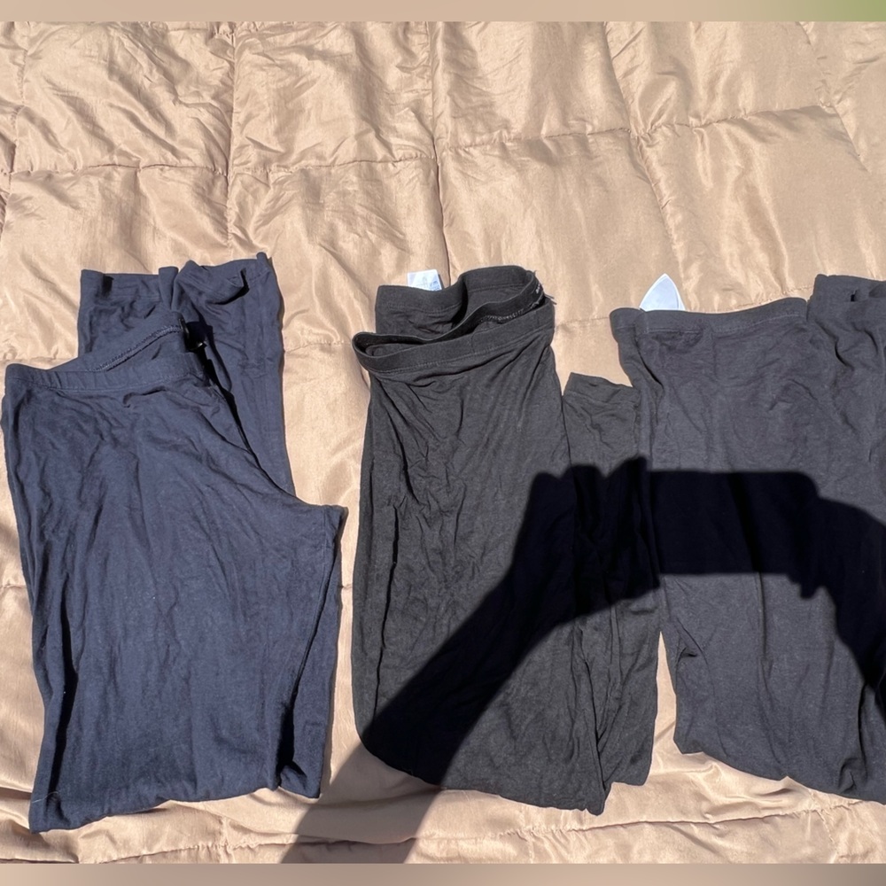 Banana Republic Women’s Leggings 2 black & 1 Navy blue